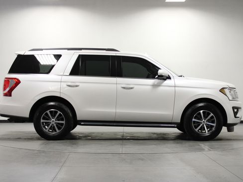 Used 2019 Ford Expedition XLT w/ Equipment Group 202A RWD image 3