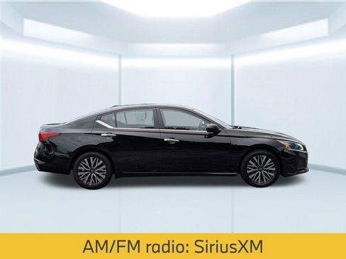 Certified 2024 Nissan Altima 2.5 SV FWD image 9