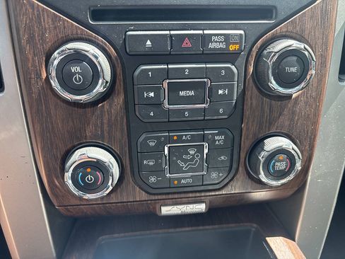 Used 2013 Ford F150 Lariat w/ Luxury Equipment Group AWD/4WD image 33