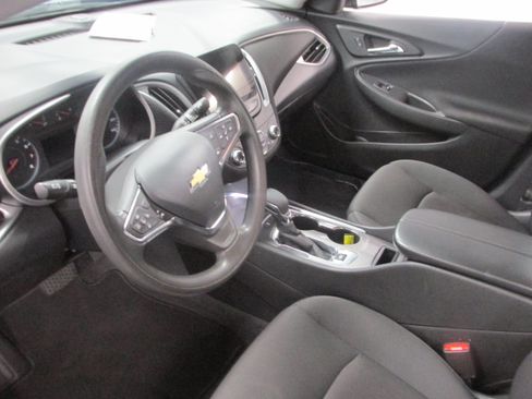 Used 2025 Chevrolet Malibu LT FWD image 21