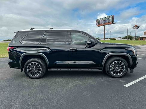 Used 2025 Toyota Sequoia Limited w/ Tow Technology Package AWD/4WD image 5