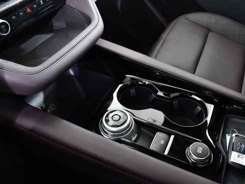 New 2026 Ford Explorer Platinum w/ LUX Leather Package image 31