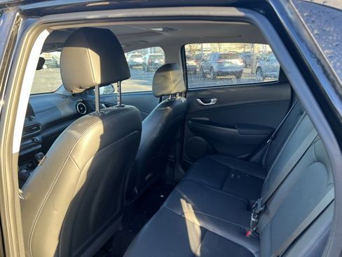Used 2022 Hyundai Kona Limited image 7