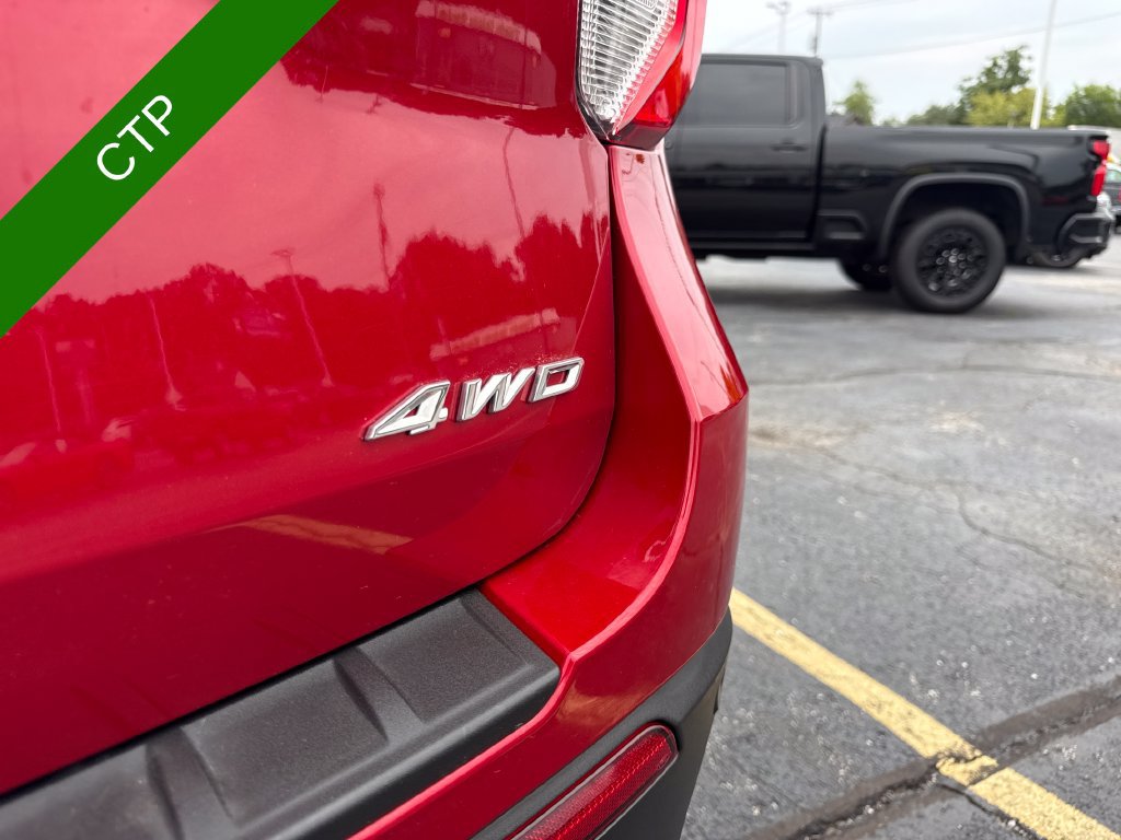 Used 2024 Ford Explorer XLT w/ Equipment Group 202A AWD/4WD image 9