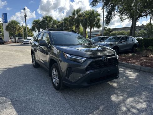 Used 2025 Toyota RAV4 XLE AWD/4WD image 8