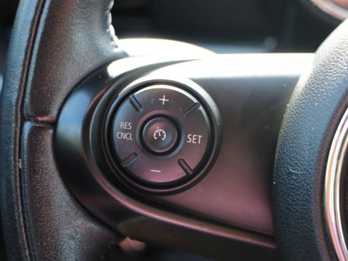 Used 2017 MINI Cooper Clubman FWD image 15