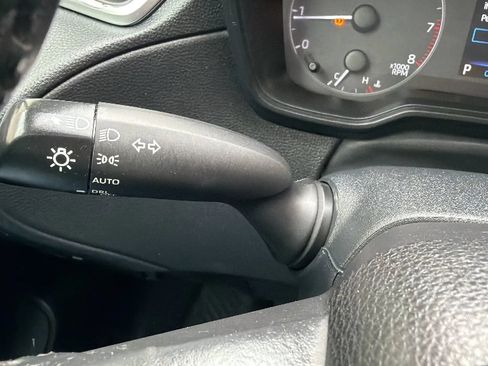 Used 2023 Toyota Corolla Cross LE AWD/4WD image 14