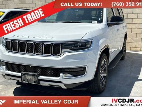 Used 2024 Jeep Wagoneer Series II w/ Flexible Seating Group RWD image 1