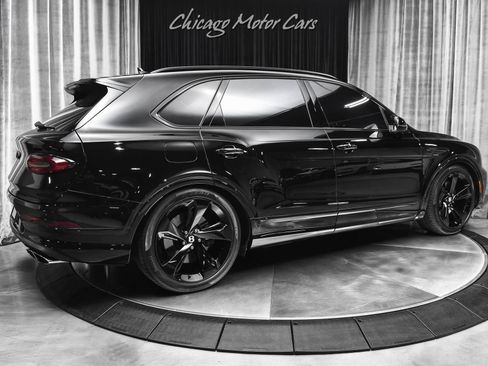 Used 2023 Bentley Bentayga Plug-In Hybrid image 5