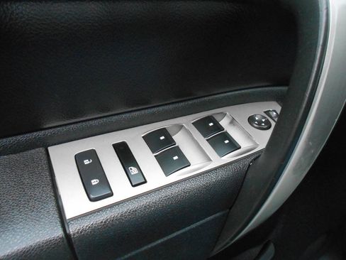 Used 2011 Chevrolet Silverado 3500 LT image 17