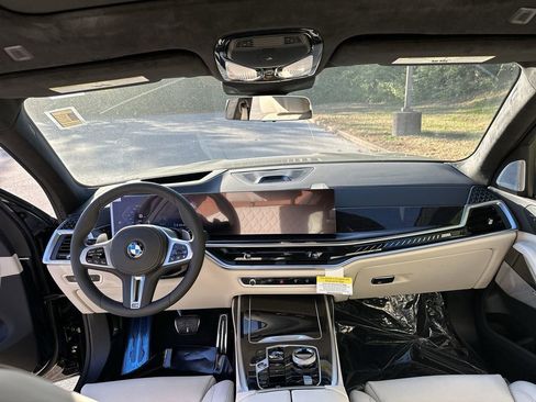 New 2026 BMW X7 M60i image 20