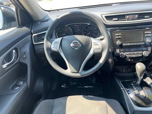 Used 2016 Nissan Rogue SV AWD/4WD image 18