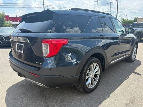 Used 2023 Ford Explorer XLT w/ Equipment Group 202A AWD/4WD image 5