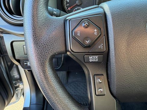 Used 2022 Toyota Tacoma SR image 10