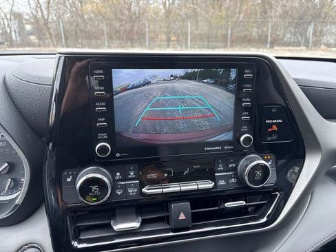 Used 2022 Toyota Highlander XLE image 20