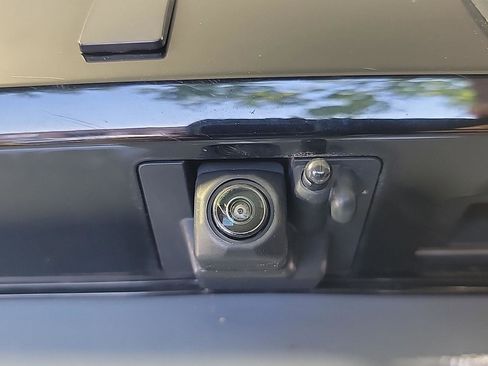Certified 2023 Honda Pilot Touring image 9
