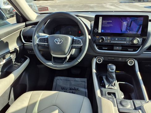 Used 2024 Toyota Grand Highlander XLE image 9