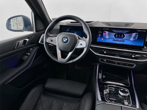 Certified 2024 BMW X7 xDrive40i w/ Executive Package image 24