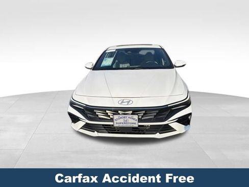 Used 2025 Hyundai Elantra Limited FWD image 3