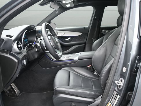 Used 2021 Mercedes-Benz GLC 300 4MATIC image 7