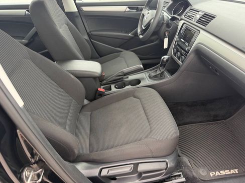 Used 2016 Volkswagen Passat 1.8T S FWD image 22