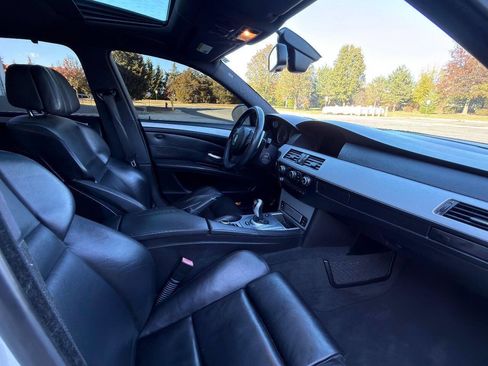 Used 2010 BMW M5 image 16