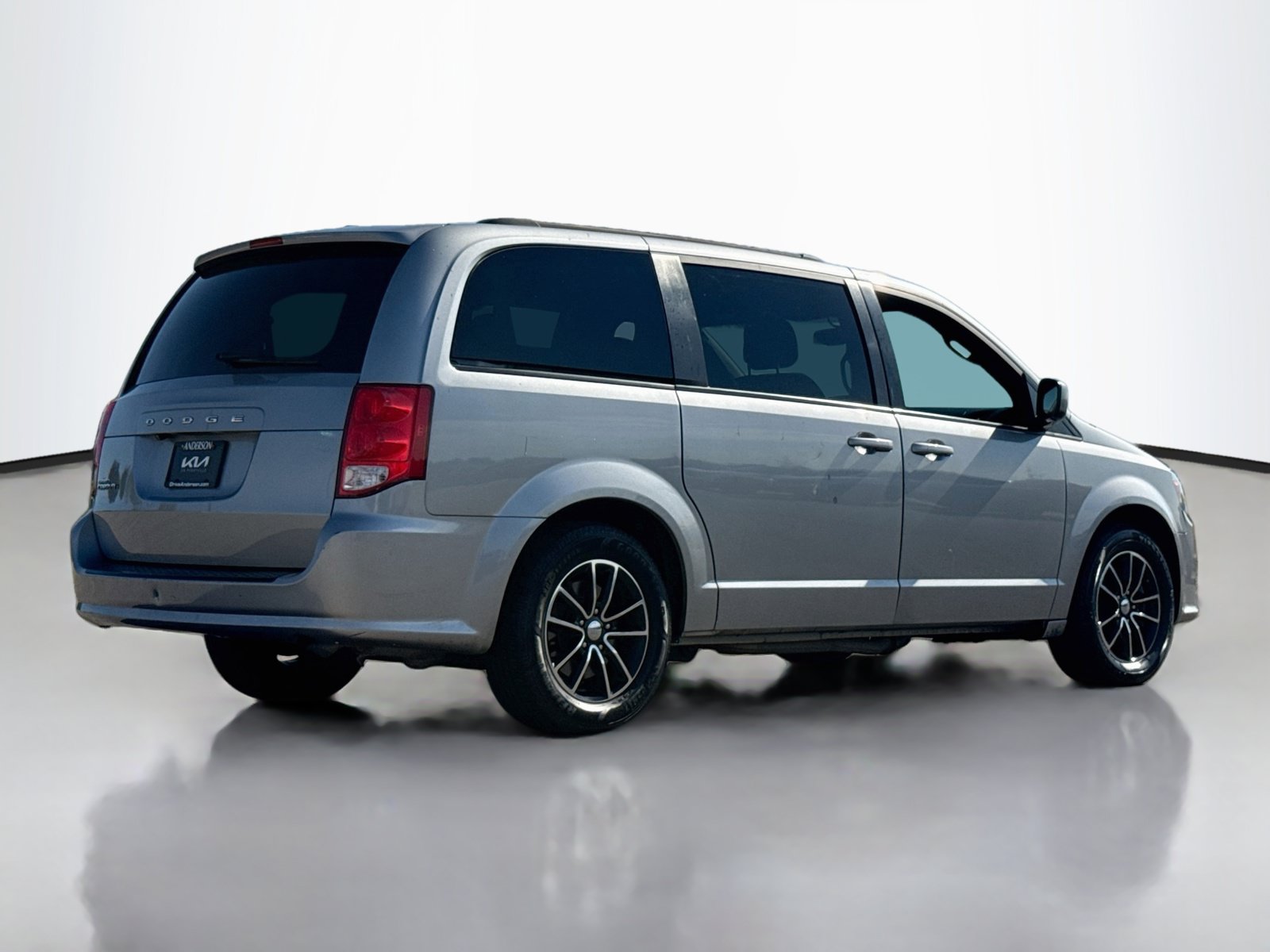 Used 2018 Dodge Grand Caravan SE FWD image 7