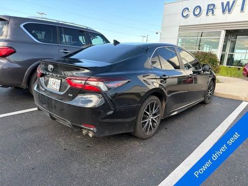 Used 2022 Toyota Camry SE w/ Cold Weather Package FWD image 5