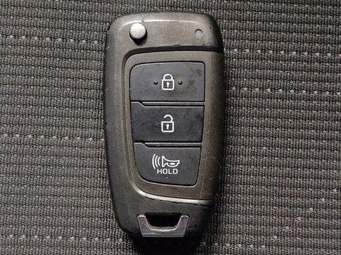 Used 2022 Hyundai Venue SE image 32