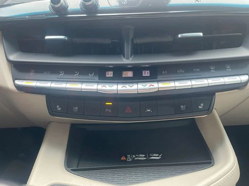 Used 2021 Cadillac CT4 Premium Luxury RWD image 31