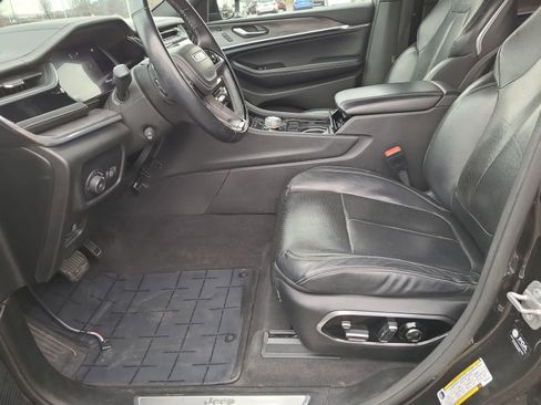 Used 2022 Jeep Grand Cherokee L Overland w/ Advanced Protech Group III image 19