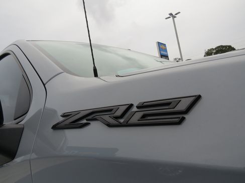 Used 2024 Chevrolet Silverado 1500 ZR2 w/ Technology Package image 8