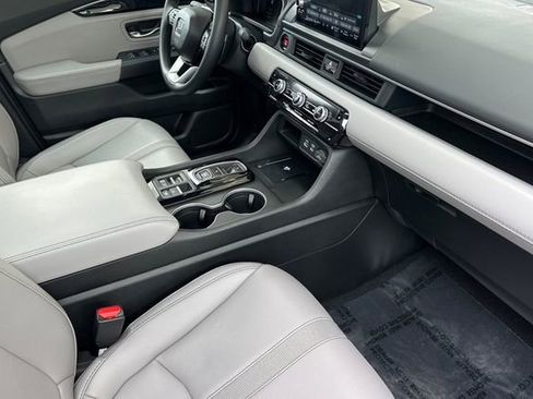 Used 2025 Honda Pilot Touring image 19