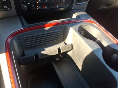 Used 2018 RAM 1500 Rebel image 19