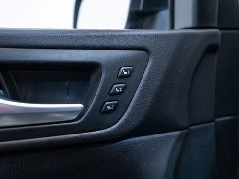 Used 2015 Toyota Highlander Limited image 21