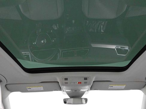 Used 2020 Volkswagen Tiguan SEL AWD/4WD image 4