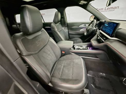Used 2025 Ford Explorer ST w/ Sun And Sound Package AWD/4WD image 31