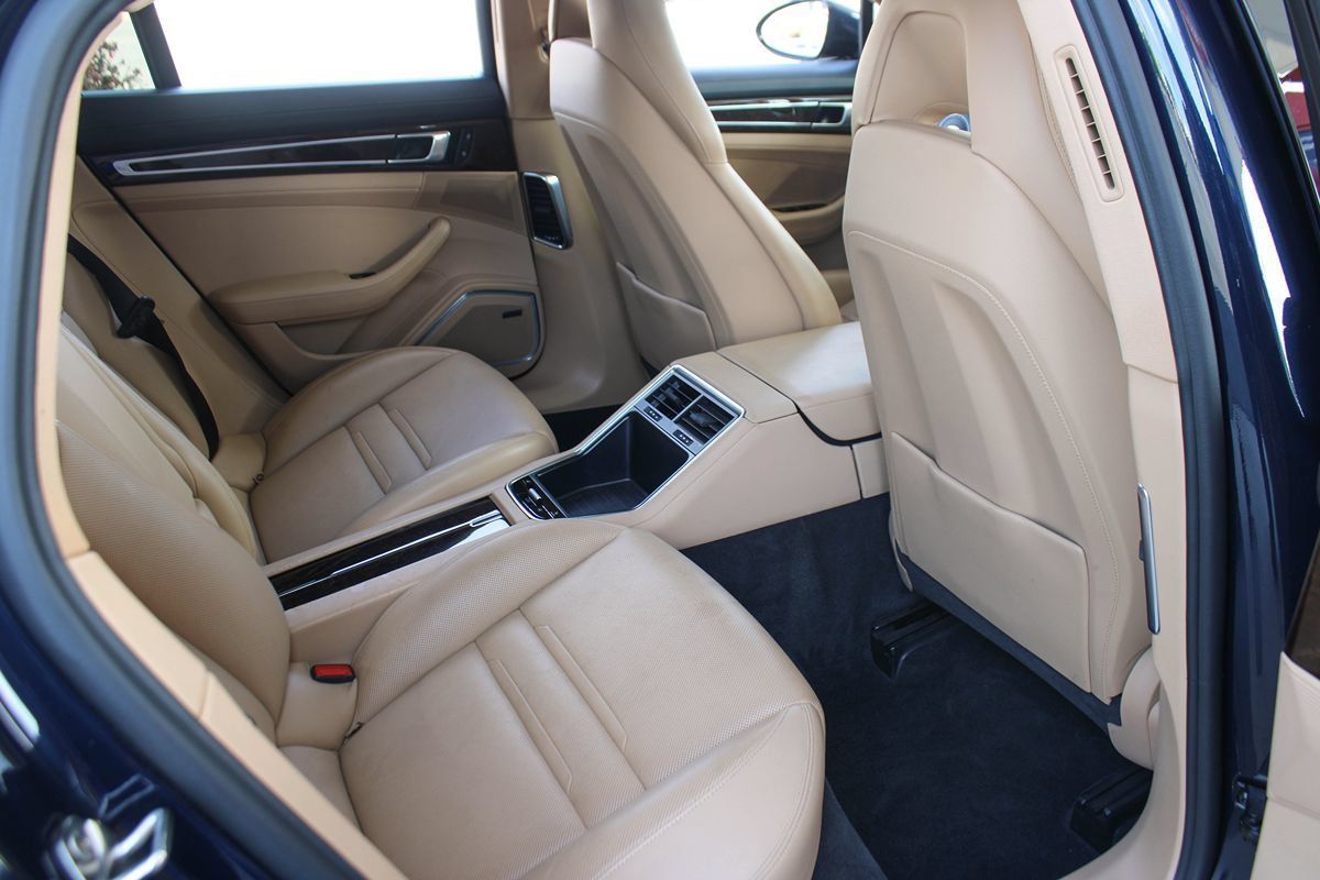 Used 2020 Porsche Panamera 4 E-Hybrid AWD/4WD image 25