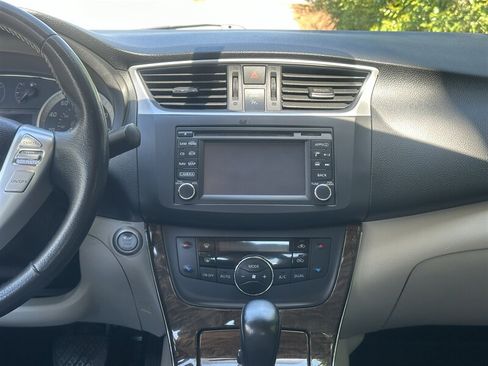 Used 2015 Nissan Sentra SL w/ SL Premium Package FWD image 7