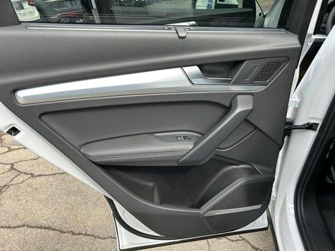 Used 2025 Audi Q5 2.0T Premium Plus w/ Premium Plus Package image 11