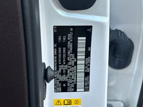 Used 2016 Lexus RX 450h AWD image 22