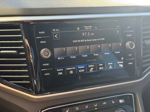 Used 2023 Volkswagen Atlas Cross Sport SE w/ Panoramic Sunroof Package image 14