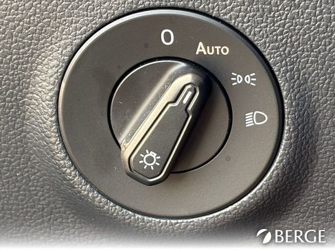 Used 2024 Volkswagen Taos SE FWD image 22