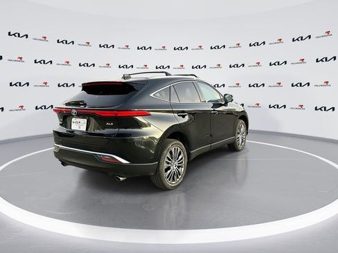 Used 2024 Toyota Venza XLE image 8