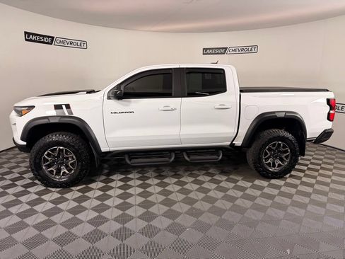 Used 2025 Chevrolet Colorado ZR2 w/ Technology Package AWD/4WD image 3