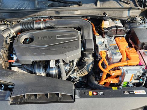 Used 2025 Hyundai Sonata SEL FWD image 13