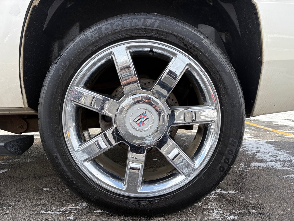 Used 2007 Cadillac Escalade AWD w/ Information Package image 15