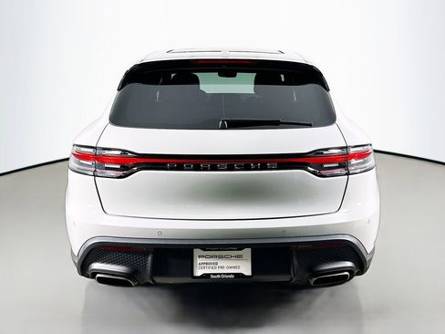 Certified 2025 Porsche Macan image 10