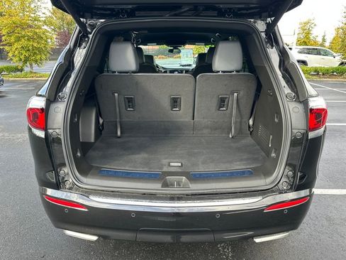 Used 2024 Buick Enclave Essence w/ Sport Touring Edition image 27