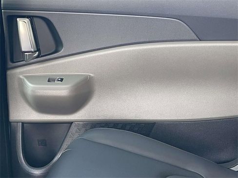 New 2026 Kia Carnival EX image 24